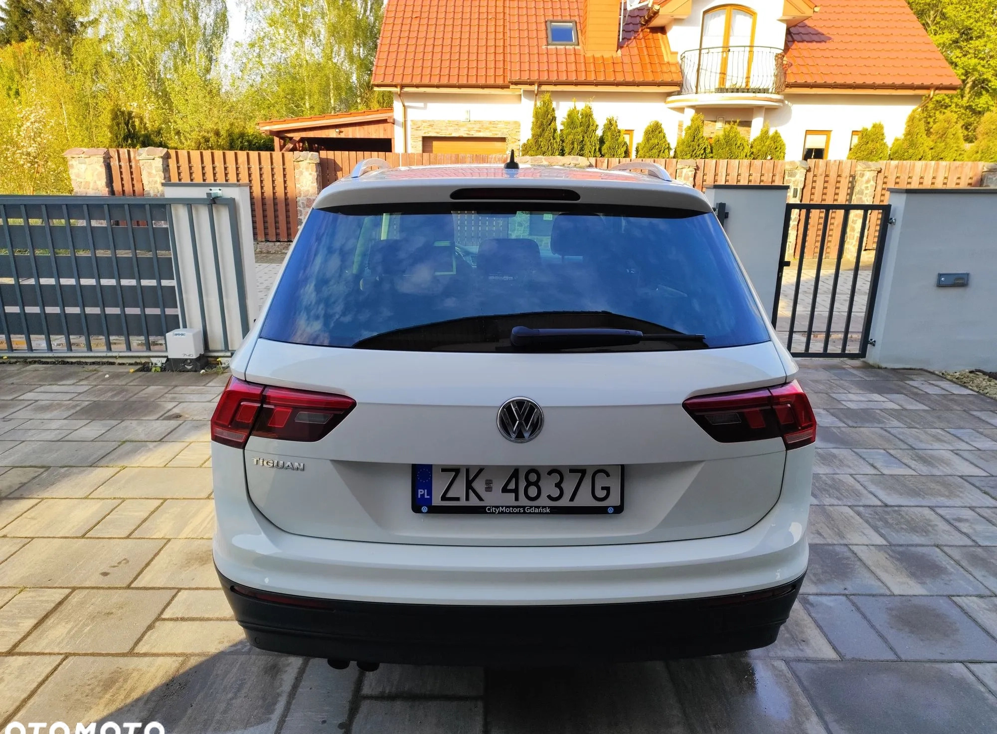 Volkswagen Tiguan cena 96900 przebieg: 48000, rok produkcji 2019 z Koszalin małe 154